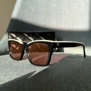 CHANEL 5417 Squared Sunglasses 54mm with new case and white trim top